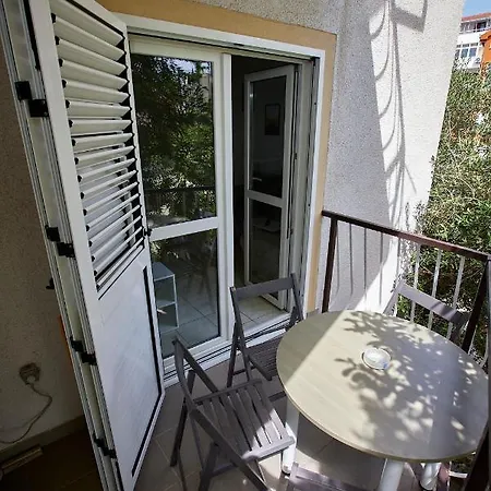 Apartment L&l *